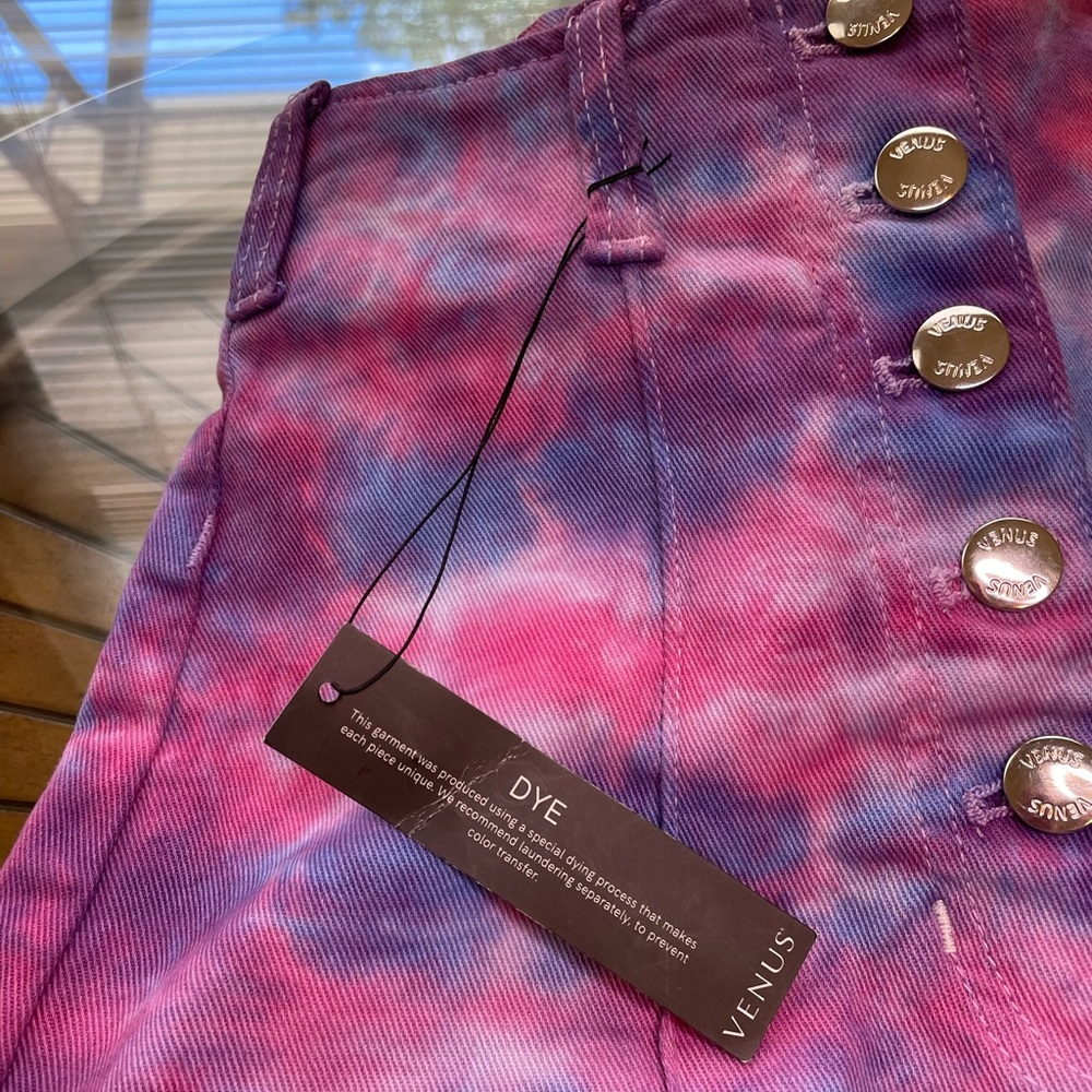 VENUS - NWT -  Denim Tie Dye Shorts US Size 4  & EUR size 36 - Picture 3 of 16